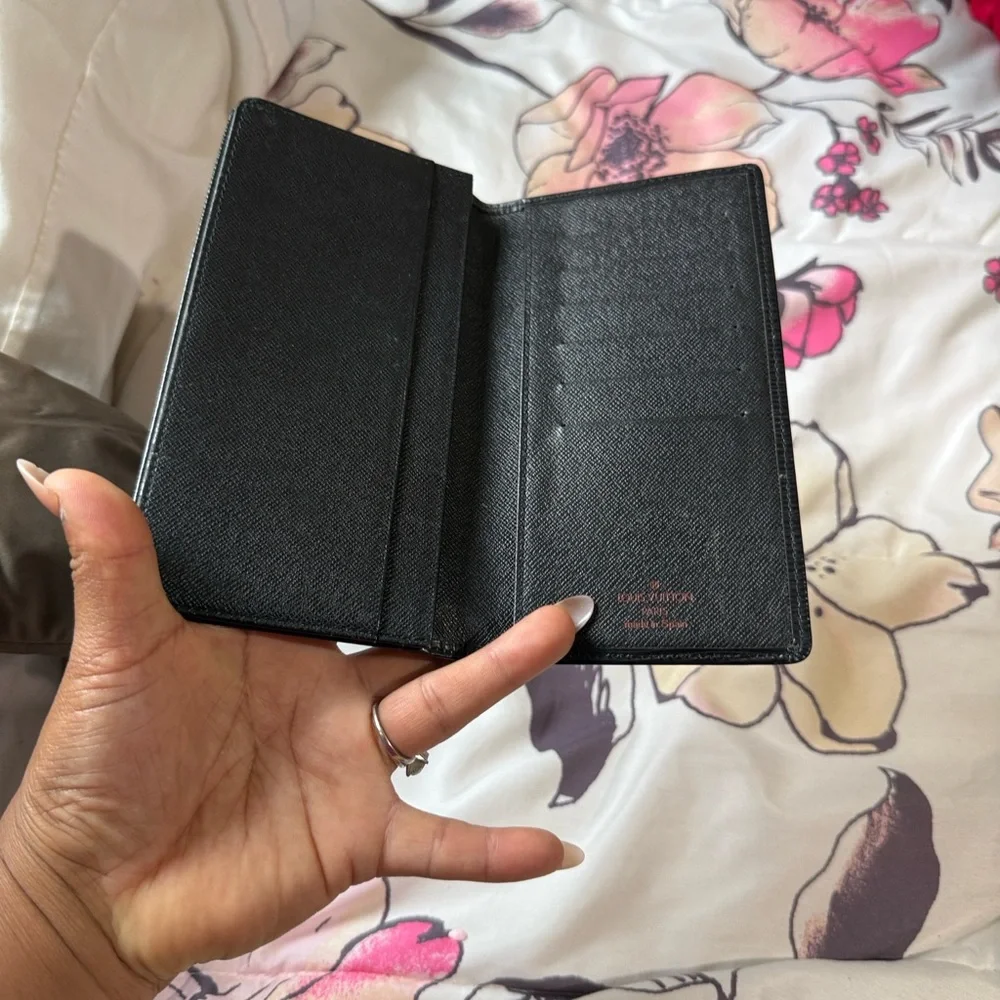 Louis Vuitton Black folder